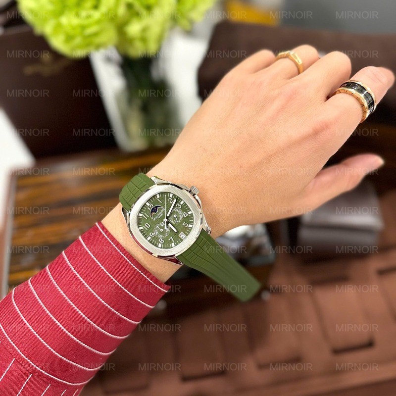 Dong-Ho-Patek-Philippe-Aquanaut-5261G-Mau-Xanh-La-Cay-Replica-Cao-Cap-Nhat-40mm-1.jpg