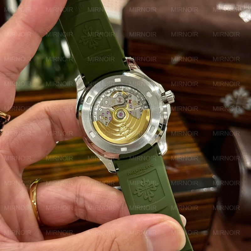 Dong-Ho-Patek-Philippe-Aquanaut-5261G-Mau-Xanh-La-Cay-Replica-Cao-Cap-Nhat-40mm-5.jpg