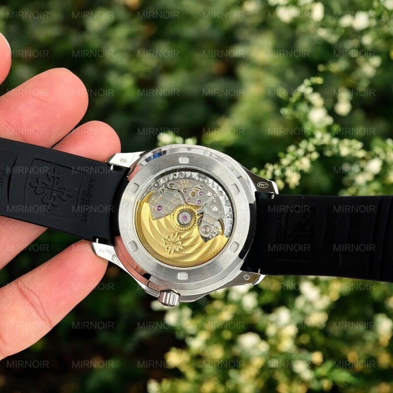 Dong-Ho-Patek-Philippe-Aquanaut-5261-Rep-1-1-Mat-So-Den-Day-Cao-Su-40mm-6.jpg