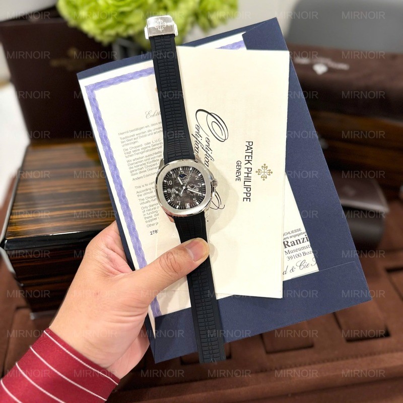 Dong-Ho-Patek-Philippe-Aquanaut-5261G-Mat-So-Xam-Replica-Cao-Cap-Nhat-40mm-1.jpg