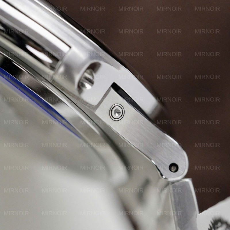 Dong-Ho-Patek-Philippe-Nautilus-5724G-Che-Tac-Mat-Tinh-Chinh-Kim-Cuong-Moissanite-Baguette-40mm-8-1024x1024.jpg