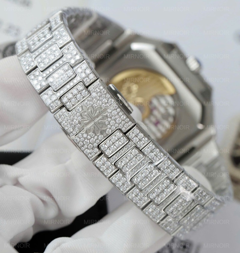 Dong-Ho-Patek-Philippe-Cubitus-5821-Mat-Nau-Dinh-Full-Kim-Cuong-Moissanite-Hong-Kong-45mm-11.jpg