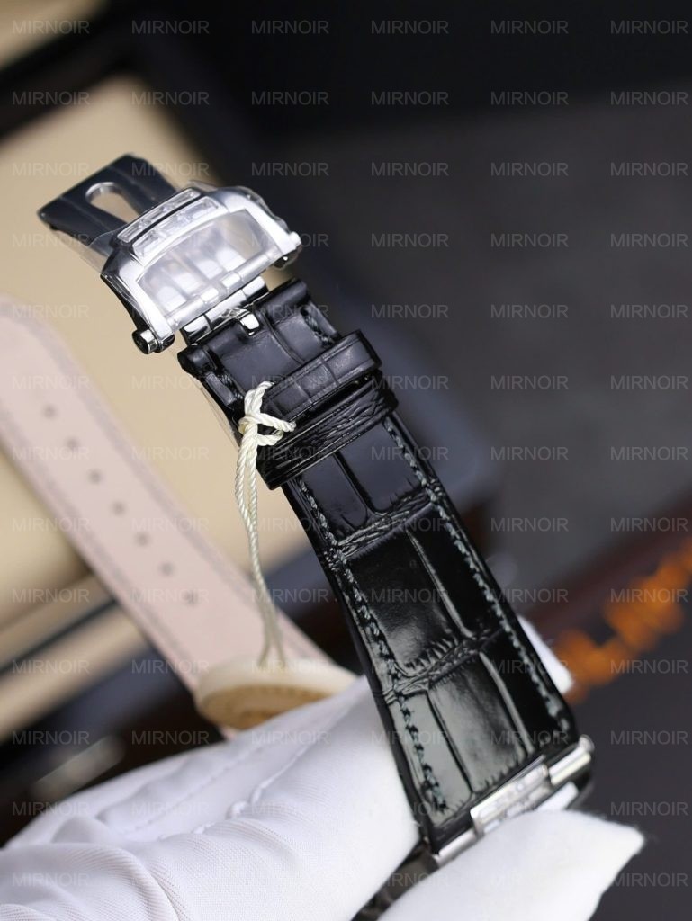 Dong-Ho-Patek-Philippe-Nautilus-5724-Mat-Xanh-Blue-Rep-11-Chay-Full-Chuc-Nang-PPF-40mm-2-769x1024.jpg