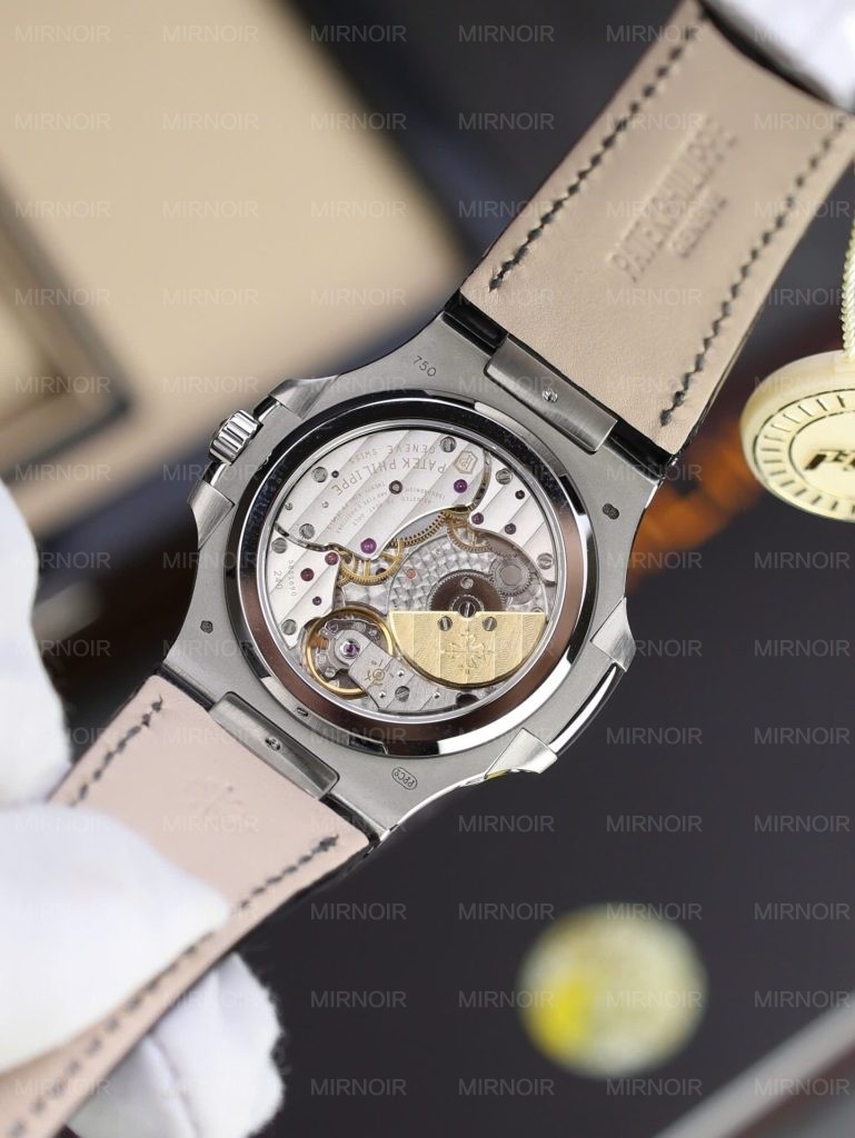 Dong-Ho-Patek-Philippe-Nautilus-5724-Mat-Xanh-Blue-Rep-11-Chay-Full-Chuc-Nang-PPF-40mm-4-769x1024.jpg