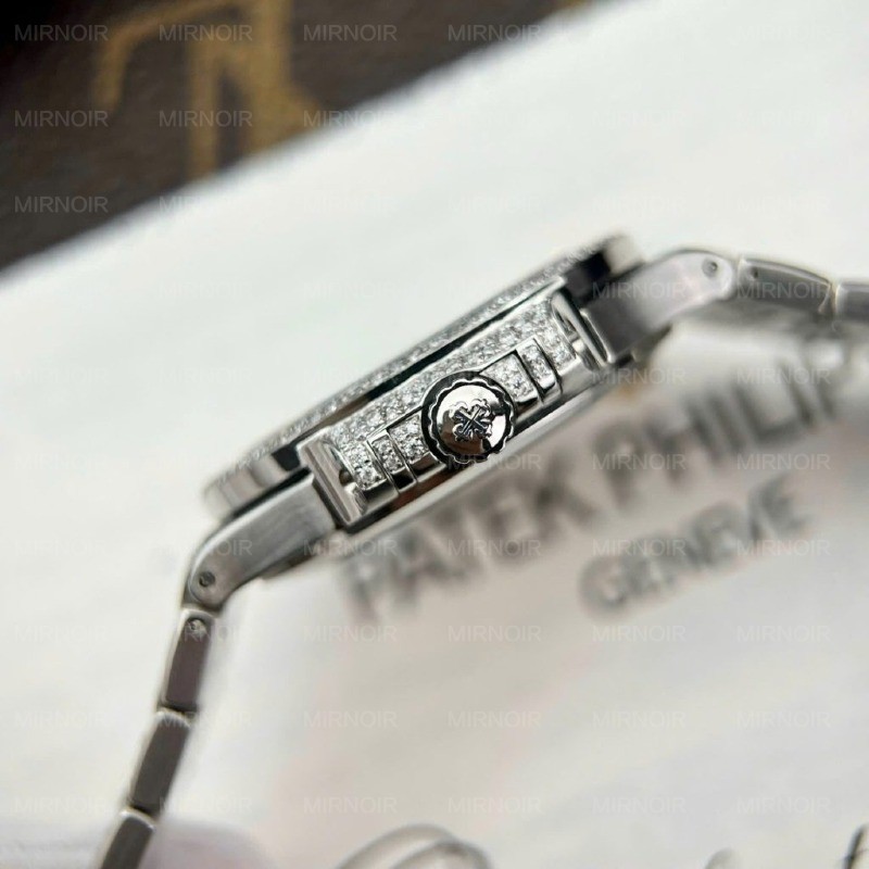 Dong-Ho-Patek-Philippe-Nautilus-7118-Dinh-Full-Kim-Cuong-Nhan-Tao-Moissanite-7-1024x1024.jpg