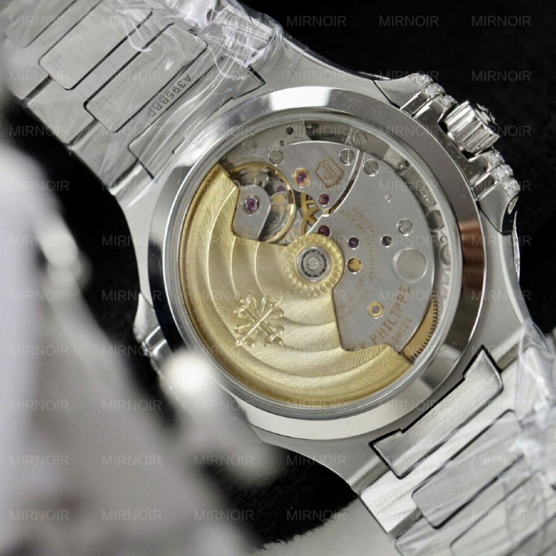 Dong-Ho-Patek-Philippe-Nautilus-7118-Che-Tac-Full-Moissanite-Hong-Kong-9-1024x1024.jpg