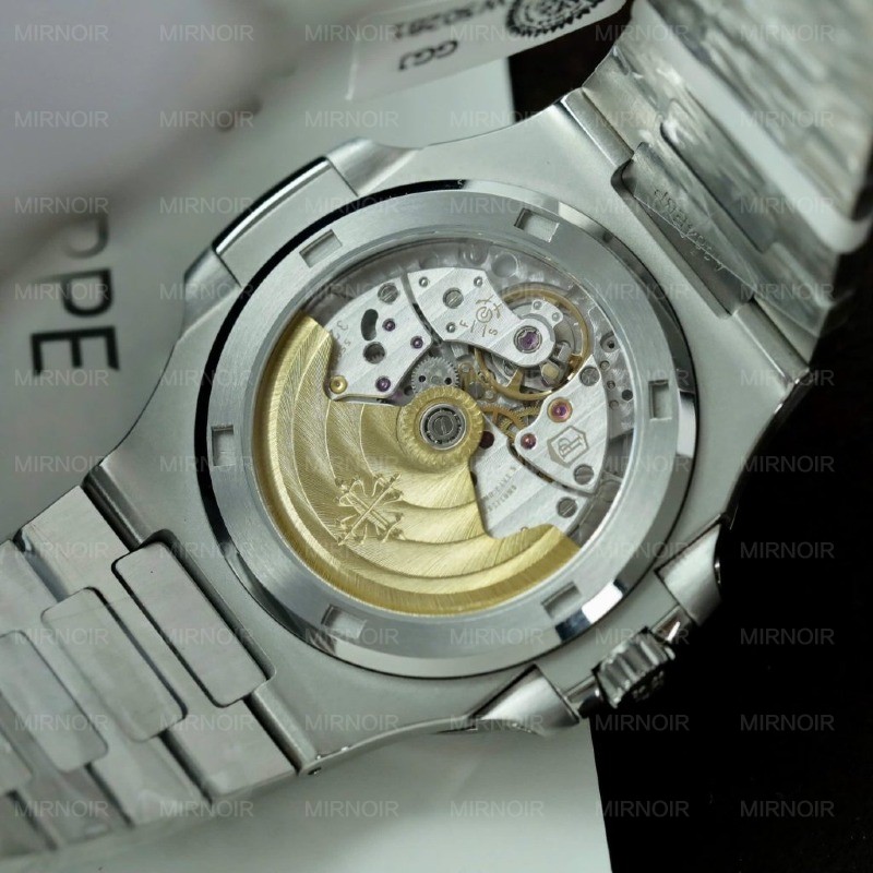 Dong-Ho-Patek-Philippe-Nautilus-5719-Che-Tac-Dinh-Moissanite-Sapphire-Baguette-40mm-9-1024x1024.jpg