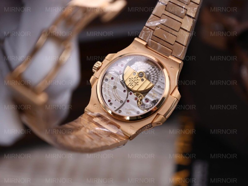 Dong-Ho-Patek-Philippe-Nautilus-5724R-Che-Tac-Boc-Vang-That-Dinh-Da-Swarovski-GRF-40mm-5-1024x769.jpg