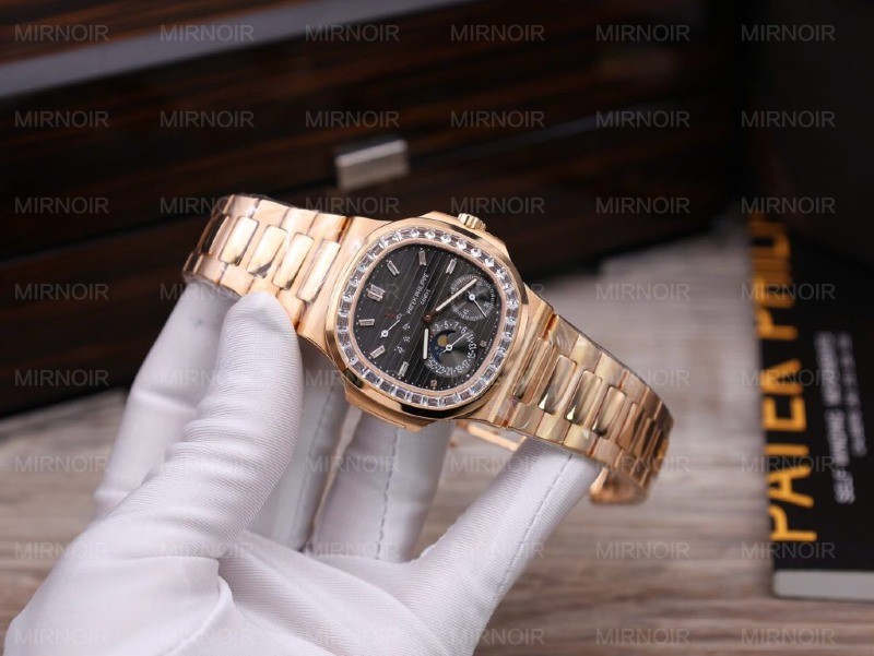 Dong-Ho-Patek-Philippe-Nautilus-5724R-Che-Tac-Boc-Vang-That-Dinh-Da-Swarovski-GRF-40mm-6-1024x769.jpg