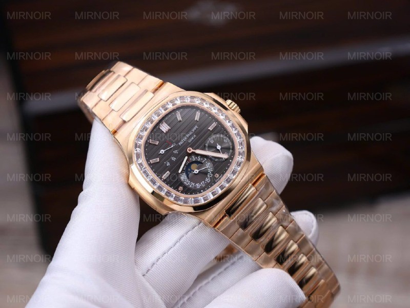 Dong-Ho-Patek-Philippe-Nautilus-5724R-Che-Tac-Boc-Vang-That-Dinh-Da-Swarovski-GRF-40mm-7-1024x769.jpg