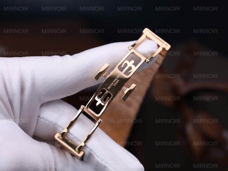 Dong-Ho-Patek-Philippe-Nautilus-5724R-Che-Tac-Boc-Vang-That-Dinh-Da-Swarovski-GRF-40mm-11-1024x769.jpg
