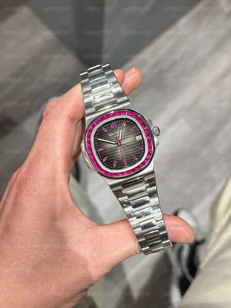 Dong-Ho-Patek-Philippe-Nautilus-5711-Replica-11-Vien-Dinh-Ruby-Do-40mm-4-768x1024.jpg
