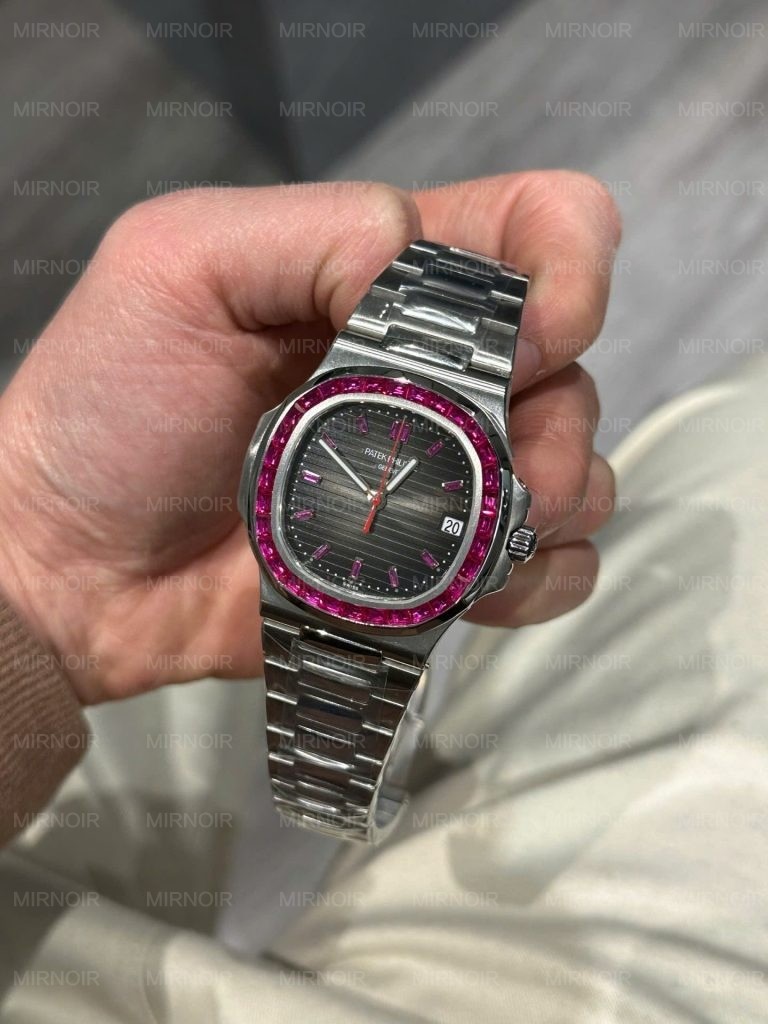 Dong-Ho-Patek-Philippe-Nautilus-5711-Replica-11-Vien-Dinh-Ruby-Do-40mm-5-768x1024.jpg