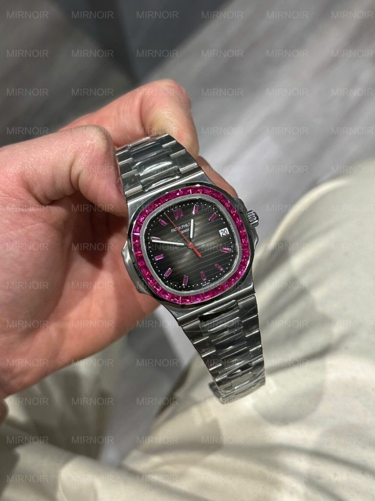 Dong-Ho-Patek-Philippe-Nautilus-5711-Replica-11-Vien-Dinh-Ruby-Do-40mm-6-768x1024.jpg