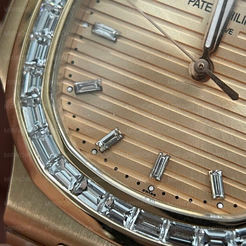 Dong-Ho-Patek-Philippe-Nautilus-5723-Che-Tac-Vang-Hong-18K-Nguyen-Khoi-Kim-Cuong-Tu-Nhien-40mm-7-1024x1024.jpg