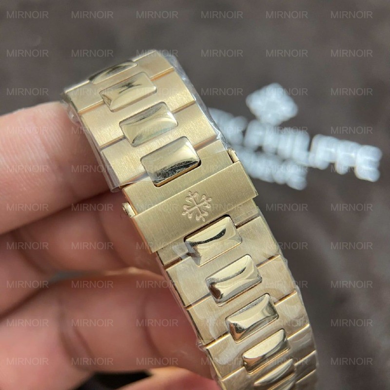 Dong-Ho-Patek-Philippe-Nautilus-5723-Che-Tac-Vang-Hong-18K-Nguyen-Khoi-Kim-Cuong-Tu-Nhien-40mm-8-1024x1024.jpg