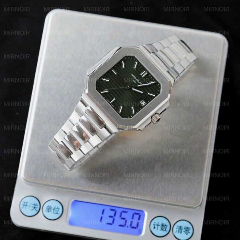 Dong-Ho-Patek-Philippe-Cubitus-5821-Mat-Xanh-Green-Rep-11-Cao-Cap-45mm-1-1024x1024.jpg