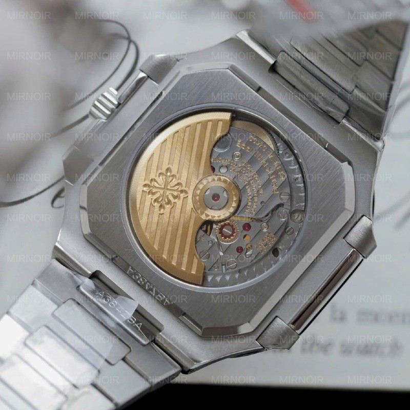 Dong-Ho-Patek-Philippe-Cubitus-5821-Mat-Xanh-Green-Rep-11-Cao-Cap-45mm-4-1024x1024.jpg