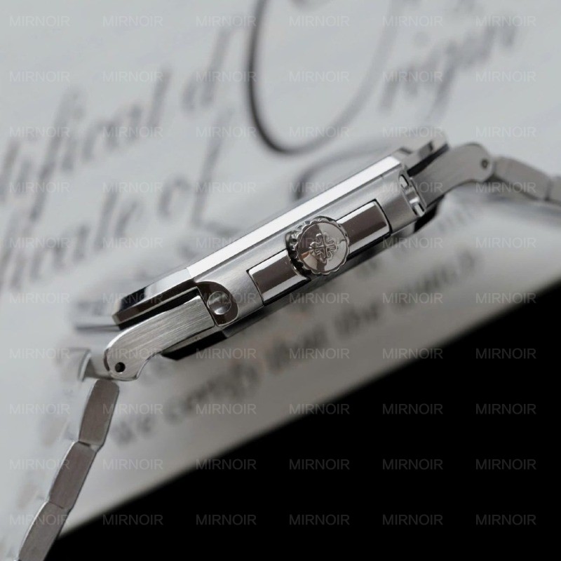 Dong-Ho-Patek-Philippe-Cubitus-5821-Mat-Xanh-Green-Rep-11-Cao-Cap-45mm-5-1024x1024.jpg