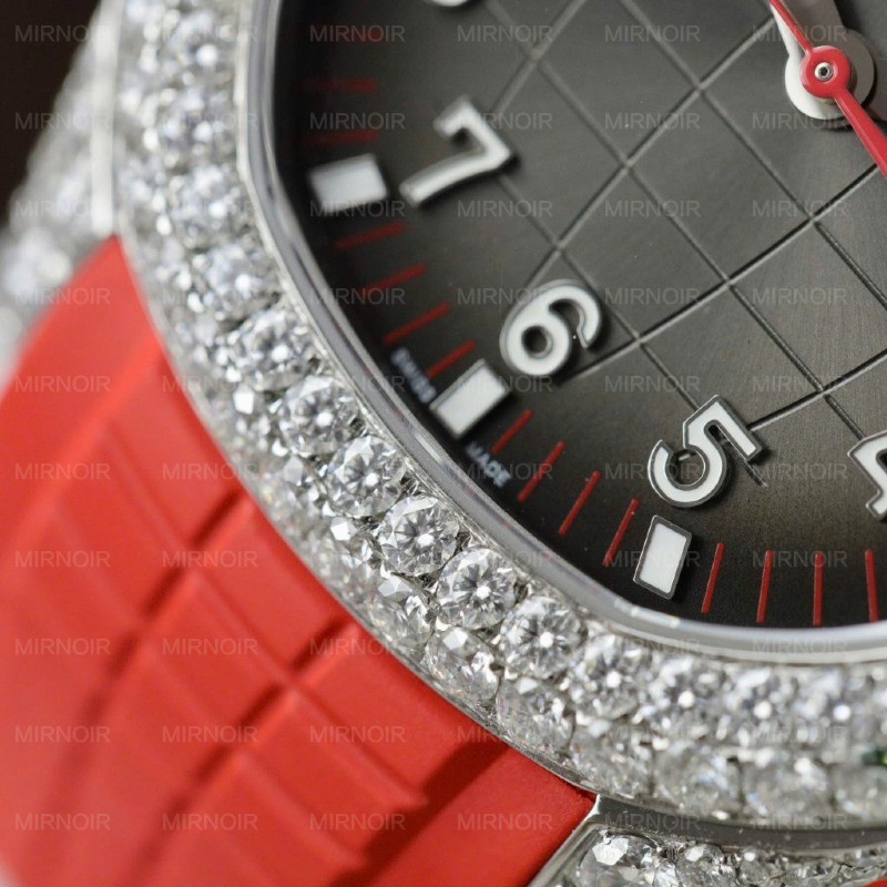 Dong-Ho-Patek-Philippe-Aquanaut-5167-Rep-11-Dinh-Kim-Cuong-Moissanite-Day-Cao-Su-Mau-Do-40mm-7-1024x1024.jpg