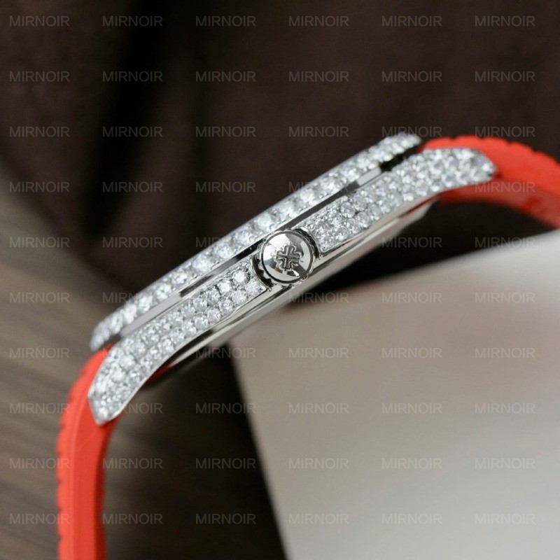 Dong-Ho-Patek-Philippe-Aquanaut-5167-Rep-11-Dinh-Kim-Cuong-Moissanite-Day-Cao-Su-Mau-Do-40mm-9-1024x1024.jpg