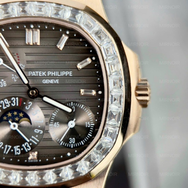 Dong-Ho-Patek-Philippe-Nautilus-5724R-Mat-Xam-Replica-11-Boc-Vang-Dinh-Kim-Cuong-Moissanite-Baguette-PPF-40mm-7.jpg