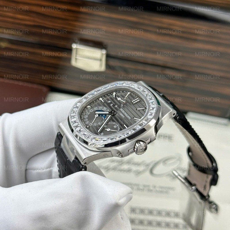 Dong-Ho-Patek-Philippe-Nautilus-5722-Replica-11-Mat-Xam-Dinh-Da-Baguette-Nha-May-PPF-40mm-3-1024x1024.jpg