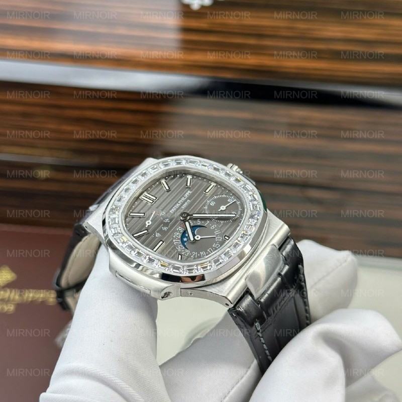Dong-Ho-Patek-Philippe-Nautilus-5722-Replica-11-Mat-Xam-Dinh-Da-Baguette-Nha-May-PPF-40mm-4-1024x1024.jpg