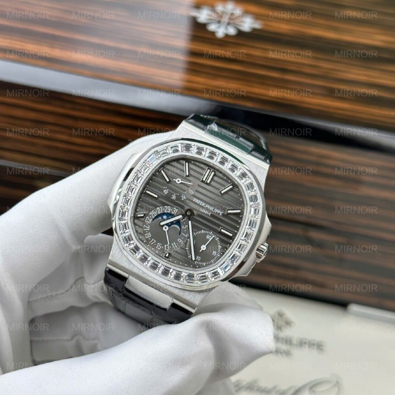Dong-Ho-Patek-Philippe-Nautilus-5722-Replica-11-Mat-Xam-Dinh-Da-Baguette-Nha-May-PPF-40mm-5-1024x1024.jpg