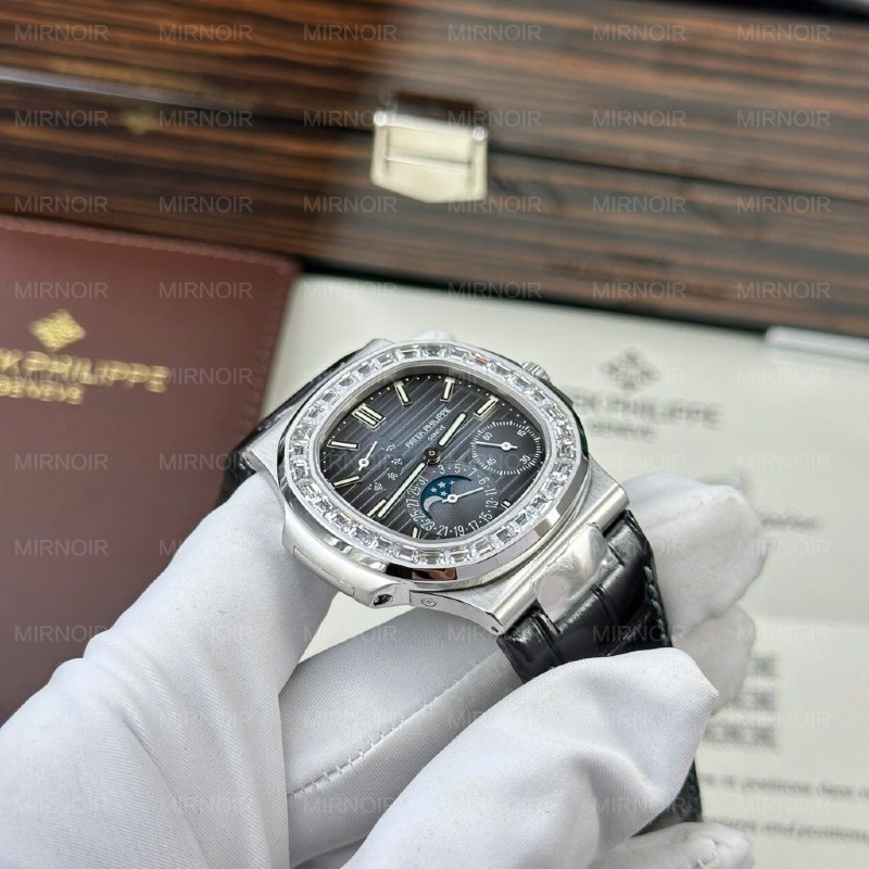 Dong-Ho-Patek-Philippe-Nautilus-5722-Replica-11-Mat-Xanh-Dinh-Da-Baguette-PPF-Factory-40mm-2-1024x1024.jpg