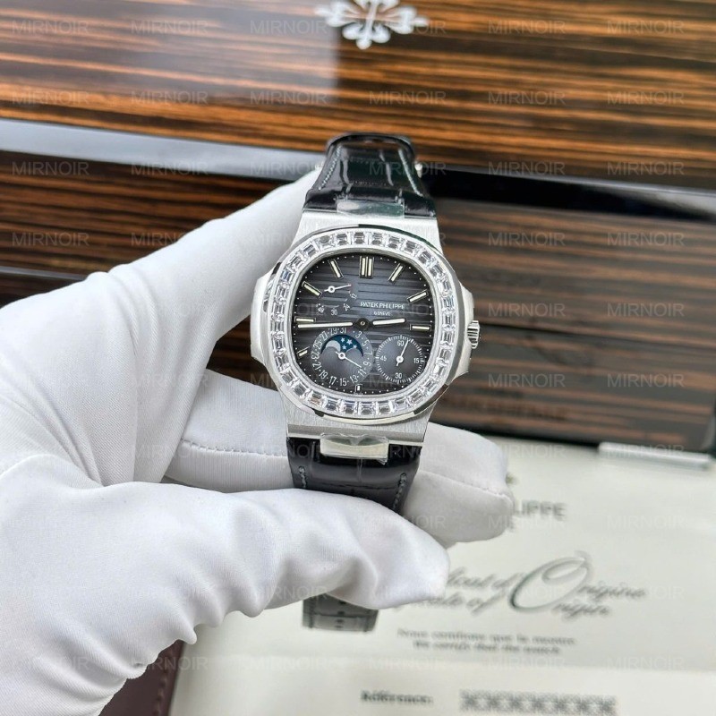 Dong-Ho-Patek-Philippe-Nautilus-5722-Replica-11-Mat-Xanh-Dinh-Da-Baguette-PPF-Factory-40mm-4-1024x1024.jpg