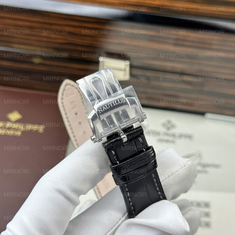 Dong-Ho-Patek-Philippe-Nautilus-5722-Replica-11-Mat-Xanh-Dinh-Da-Baguette-PPF-Factory-40mm-6-1024x1024.jpg