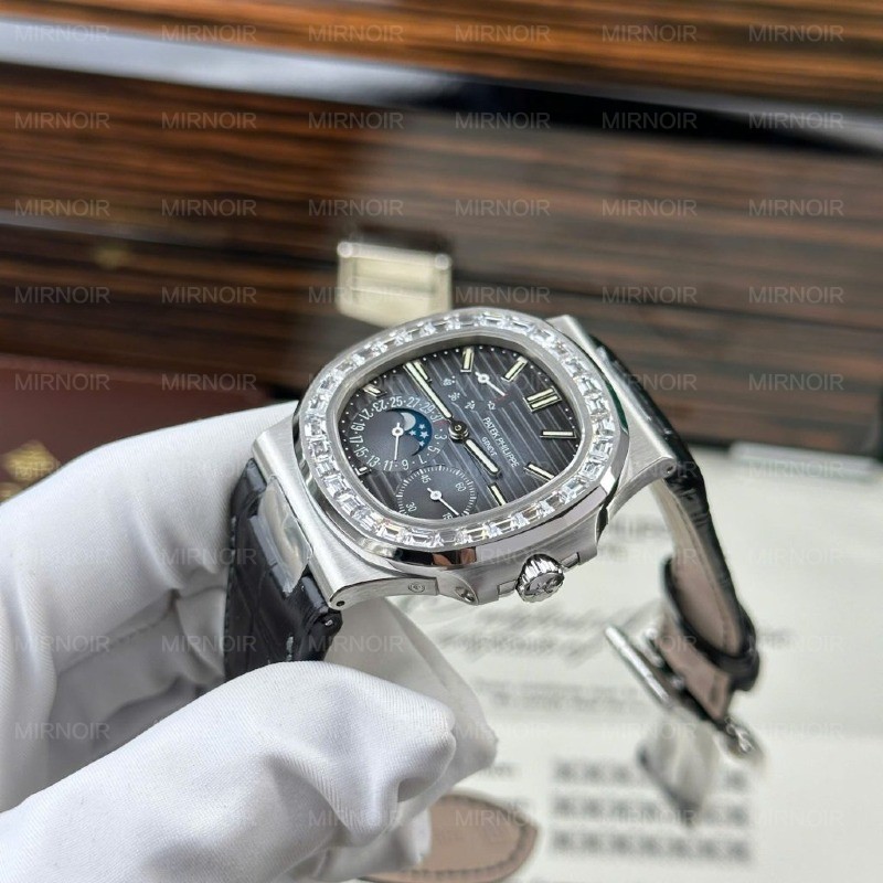 Dong-Ho-Patek-Philippe-Nautilus-5722-Replica-11-Mat-Xanh-Dinh-Da-Baguette-PPF-Factory-40mm-8-1024x1024.jpg