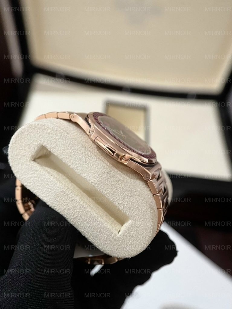 Dong-Ho-Patek-Philippe-Nautilus-5723-Boc-Vang-Do-Da-Ruby-Do-Tong-Hop-2.jpg