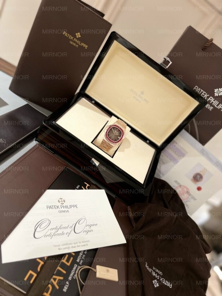 Dong-Ho-Patek-Philippe-Nautilus-5723-Boc-Vang-Do-Da-Ruby-Do-Tong-Hop-8.jpg