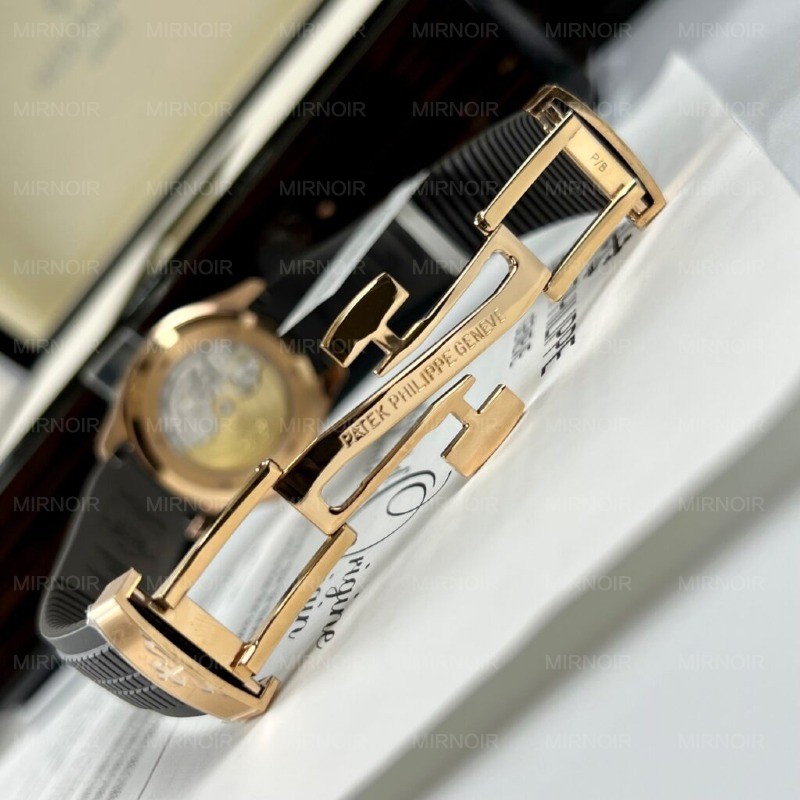 Dong-Ho-Che-Tac-Patek-Philippe-Aquanaut-5167R-Boc-Vang-Do-Moissanite-40mm-1.jpg