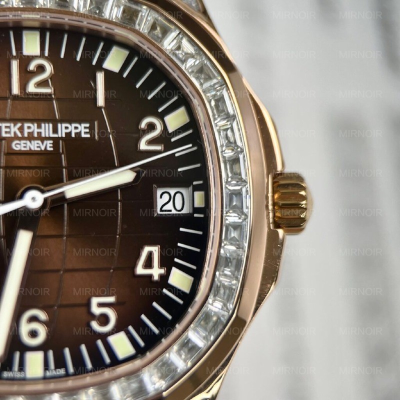 Dong-Ho-Che-Tac-Patek-Philippe-Aquanaut-5167R-Boc-Vang-Do-Moissanite-40mm-2.jpg