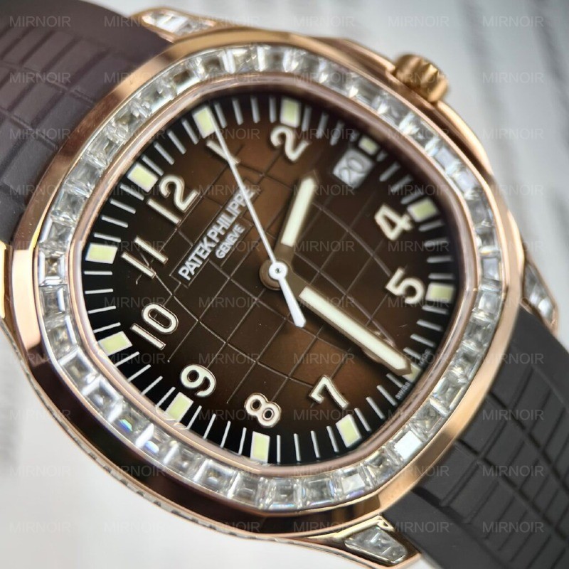 Dong-Ho-Che-Tac-Patek-Philippe-Aquanaut-5167R-Boc-Vang-Do-Moissanite-40mm-3.jpg