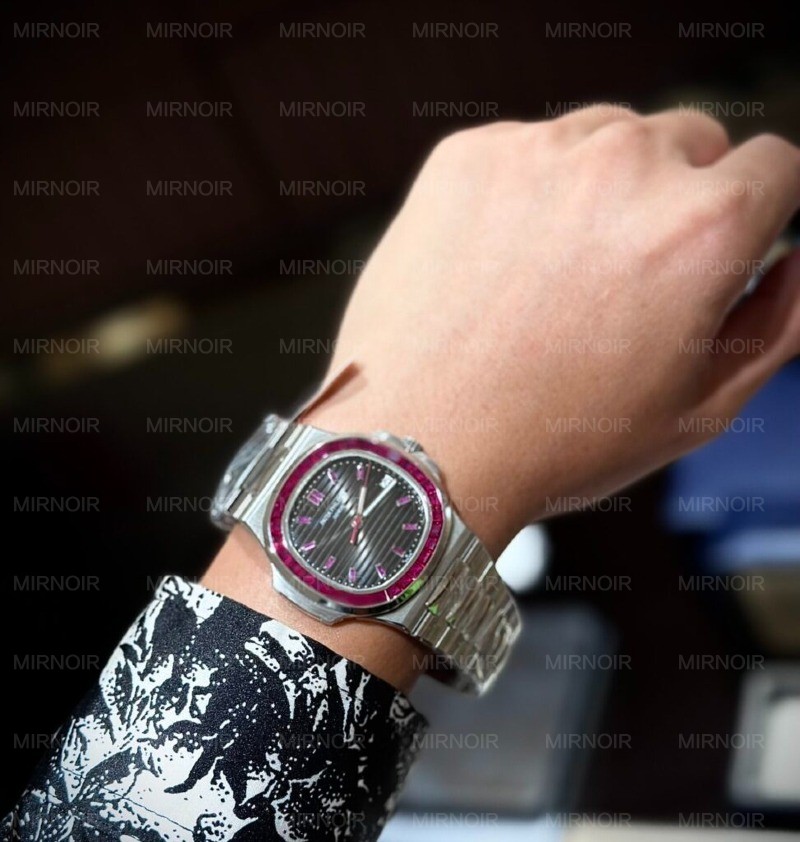 Dong-Ho-Nam-Patek-Philippe-Nautilus-5723-Do-Da-Ruby-Do-Replica-11-40mm-2.jpg