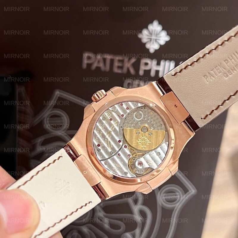 Dong-Ho-Patek-Philippe-Nautilus-5724R-Boc-Vang-Do-Kim-Cuong-Moissanite-40mm-2-1024x1024.jpg