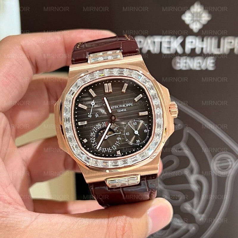 Dong-Ho-Patek-Philippe-Nautilus-5724R-Boc-Vang-Do-Kim-Cuong-Moissanite-40mm-4-1024x1024.jpg
