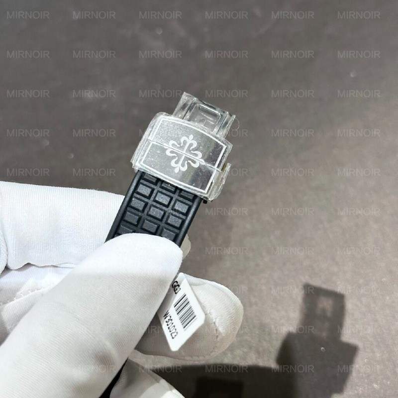 Dong-Ho-Patek-Philippe-Aquanaut-5067A-Do-Kim-Cuong-Moissanite-4-1024x1024.jpg