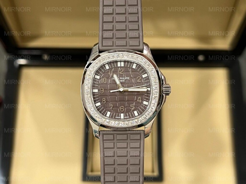 Dong-Ho-Patek-Philippe-Aquanaut-5067A-Replica-11-Mau-Xam-Nu-3-1024x768.jpg