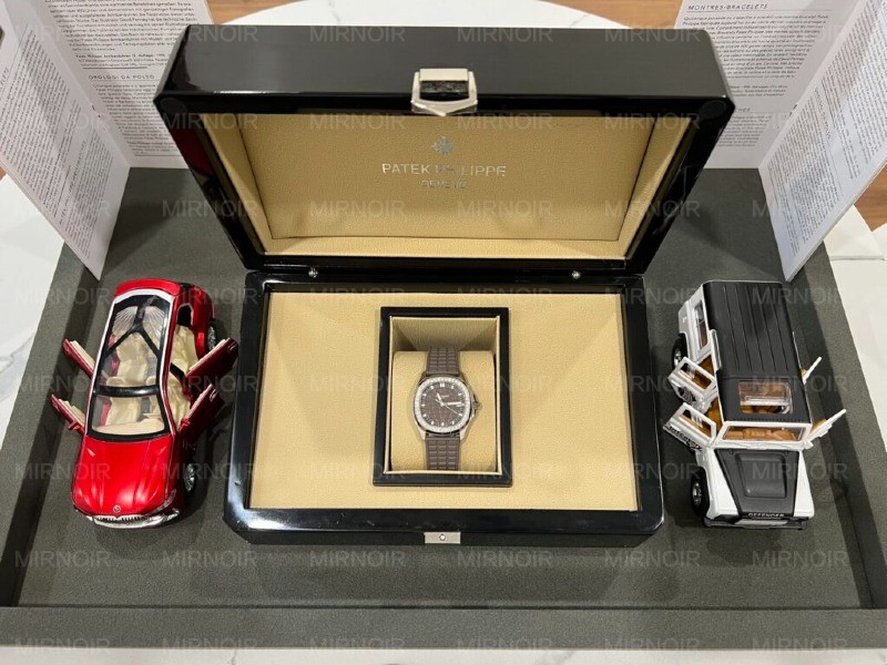 Dong-Ho-Patek-Philippe-Aquanaut-5067A-Replica-11-Mau-Xam-Nu-7-1024x768.jpg
