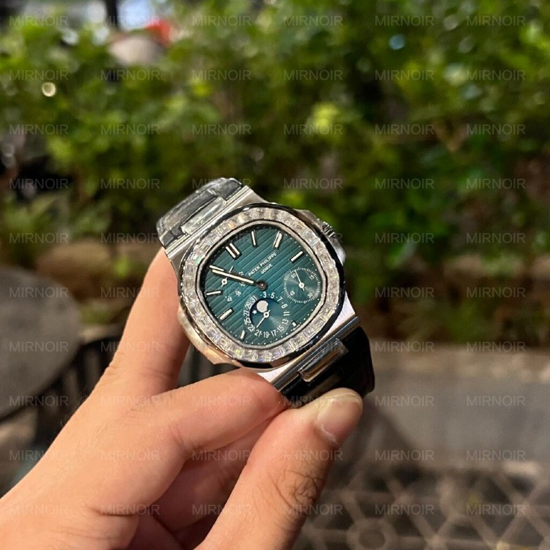Dong-Ho-Patek-Philippe-Nautilus-5722G-Dinh-Kim-Cuong-Moissanite-40mm-4-1024x1024.jpg