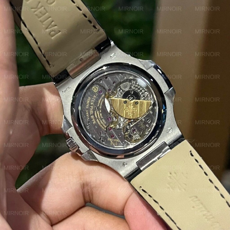 Dong-Ho-Patek-Philippe-Nautilus-5722G-Dinh-Kim-Cuong-Moissanite-40mm-5-1024x1024.jpg