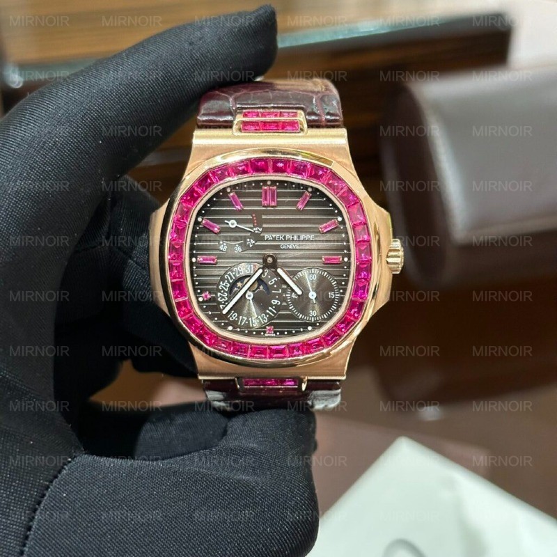 Dong-Ho-Patek-Philippe-Nautilus-5724-Boc-Vang-Do-Da-Ruby-Do-40mm-7-1024x1024.jpg