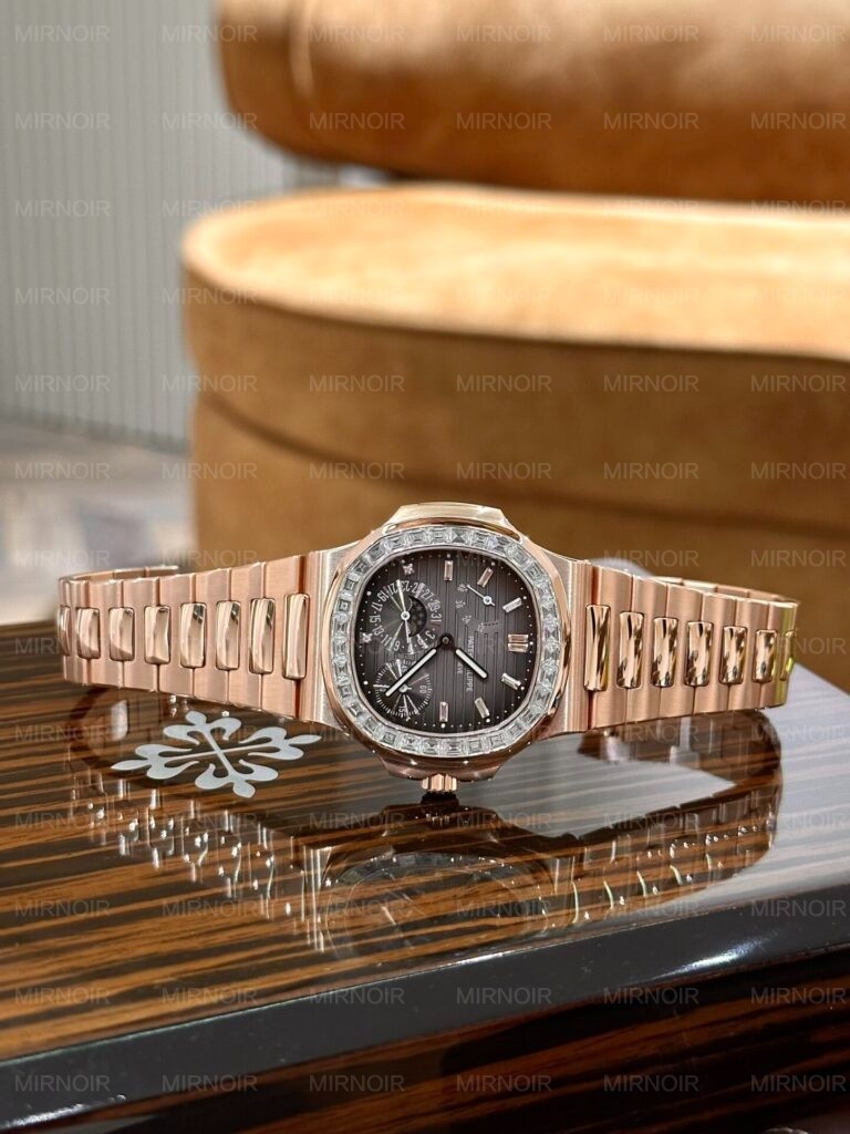 Dong-Ho-Patek-Philippe-Nautilus-5724-Boc-Vang-Do-Kim-Cuong-Moissanite-40mm-7-768x1024.jpg
