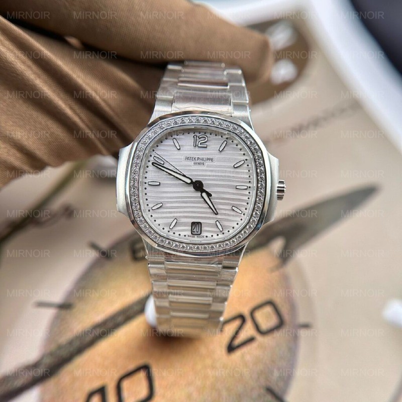 Dong-Ho-Patek-Philippe-Nautilus-7118-Replica-11-Nu-Dinh-Da-Mat-Trang-1-1024x1024.jpg