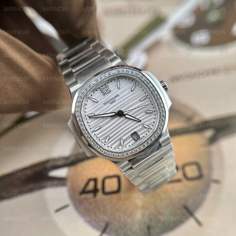 Dong-Ho-Patek-Philippe-Nautilus-7118-Replica-11-Nu-Dinh-Da-Mat-Trang-2-1024x1024.jpg